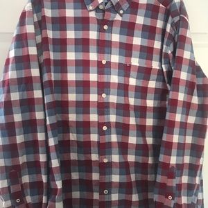 💥 EUC.Tommy Hilfiger button up dress shirt